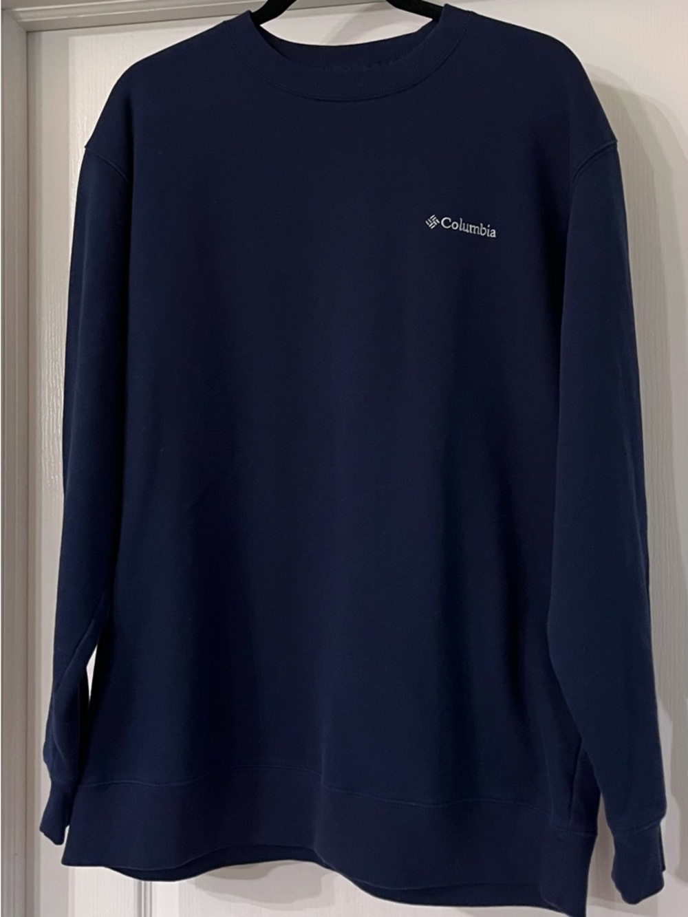 Columbia Navy Pullover Crewneck Sweatshirt W/Embroidered Columbia Chest Logo
